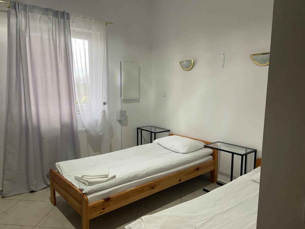 Zolta Walizka Gosciniec Hotell Podrzewie Eksteriør bilde